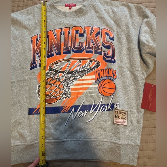 NWT $85 New York Knicks Mitchell & Ness Hardwood Classic Sweatshirt Women’s M